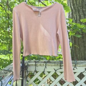 CHARLOTTE RUSSE PINK RIBBED LONG SLEEVE CROP